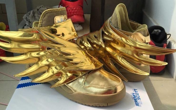 三叶草翅膀阿迪达斯 Jeremy Scott JS Wings 3.0 土豪金 发售时间与网络热度解析